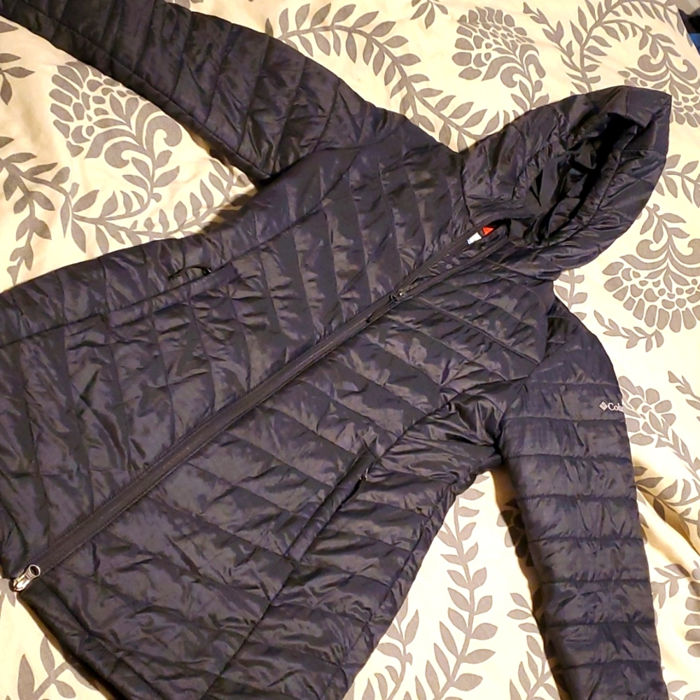 Columbia Women's Jacket - Medium